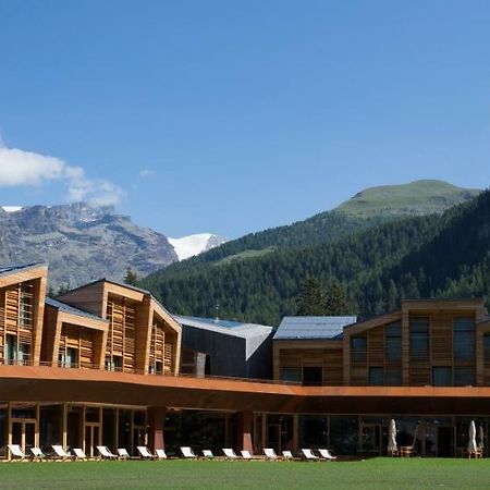 Aethos Monterosa Hotel Champoluc Buitenkant foto