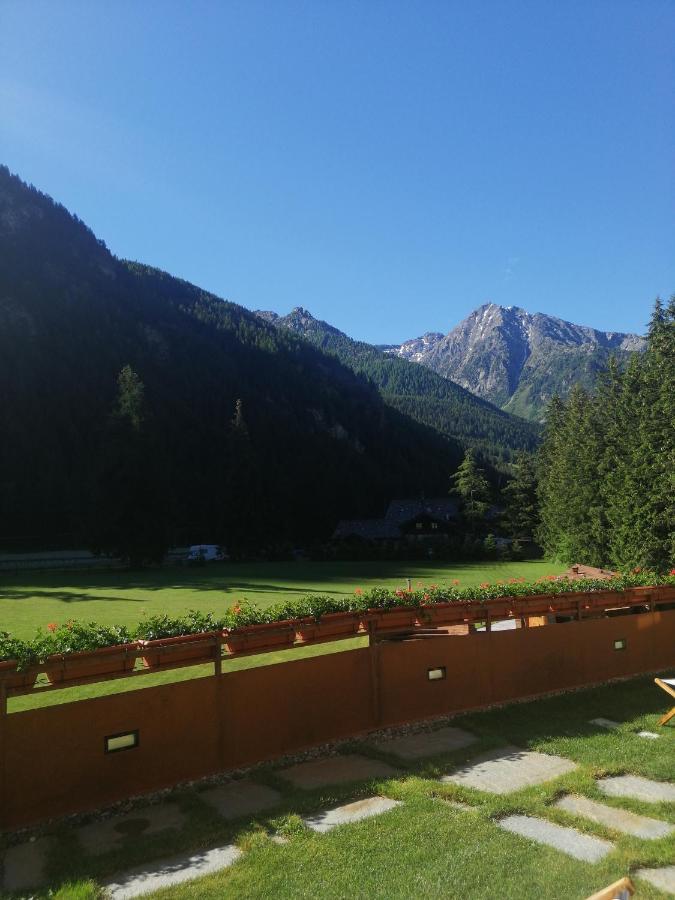 Aethos Monterosa Hotel Champoluc Buitenkant foto